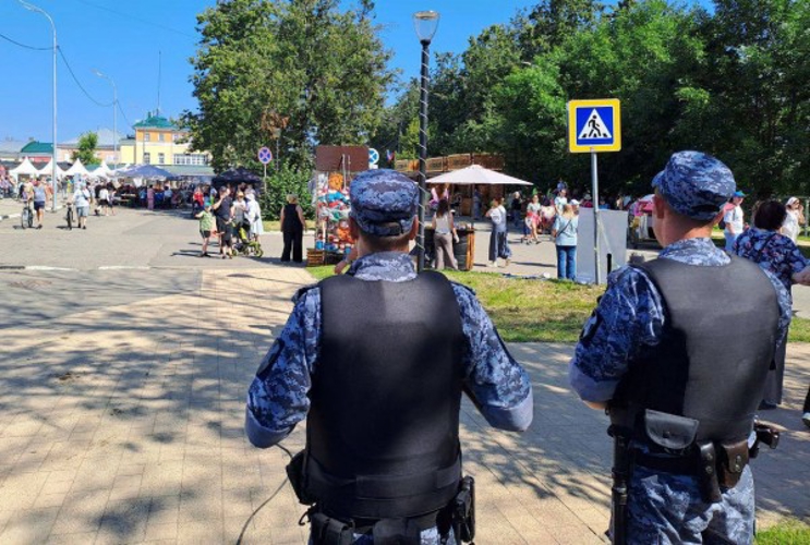 Росгвардейцы обеспечили безопасность во время проведения ряда мероприятий в Ярославской области