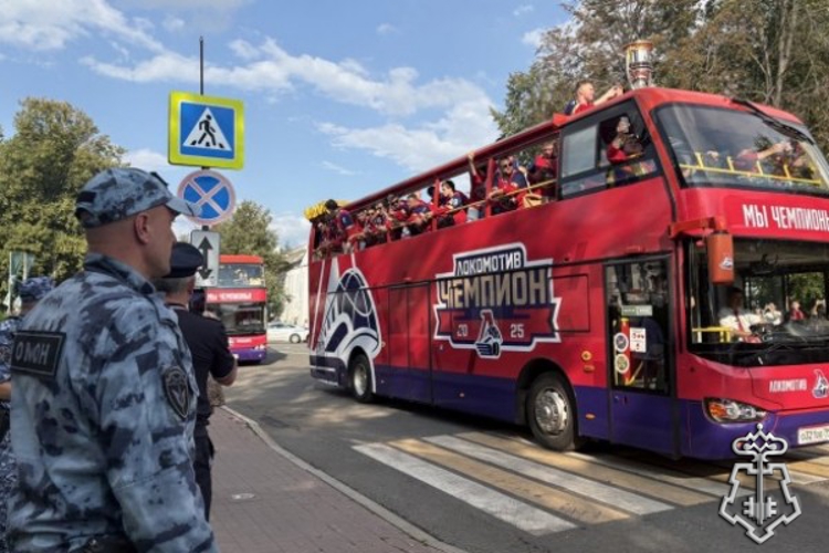 В Ярославле сотрудники Росгвардии обеспечили правопорядок во время проведения «Парада чемпионов»