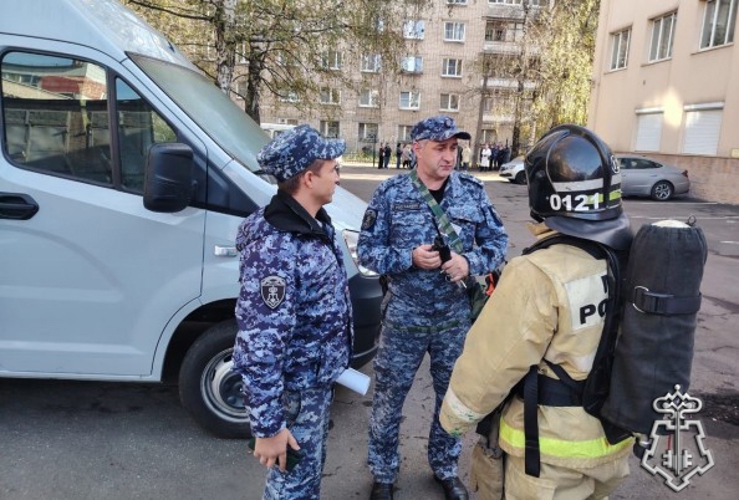  Росгвардейцы провели пожарно-тактическую тренировку в Ярославле