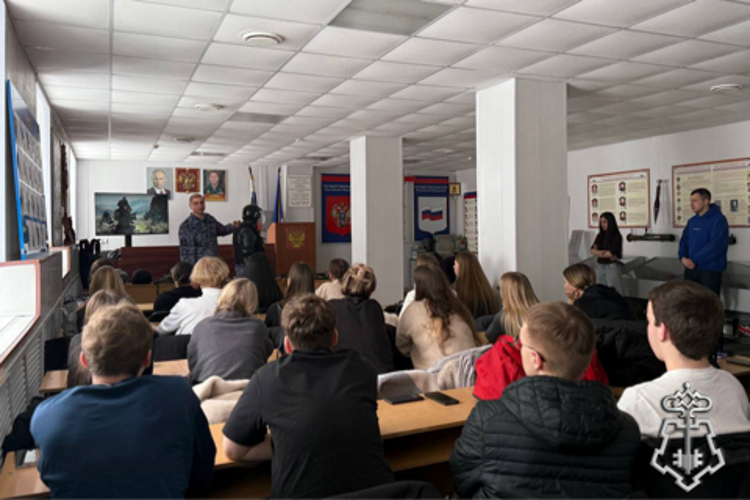 Росгвардейцы провели день открытых дверей для  ярославских студентов 