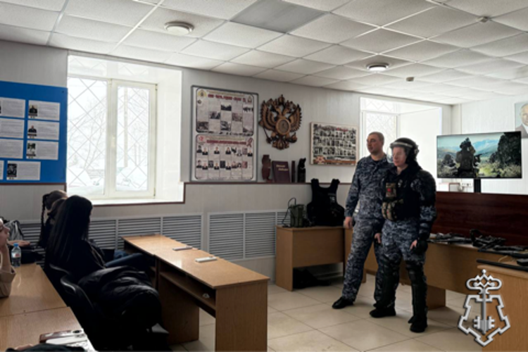Росгвардейцы провели день открытых дверей для  ярославских студентов 
