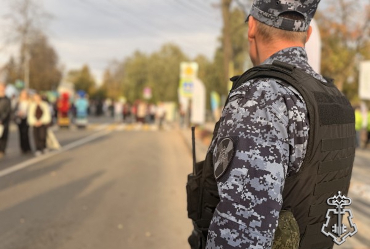 Росгвардейцы обеспечили безопасность на открытии обновлённого стадиона «Спартаковец» в Ярославле