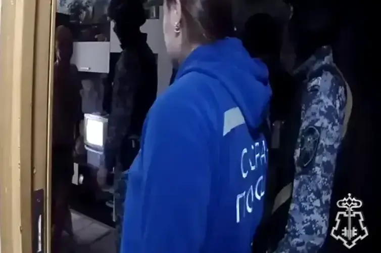 Ярославские росгвардейцы задержали мужчину, нападавшего на сотрудников скорой помощи  (видео)